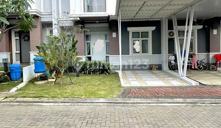 Rumah Hadap Utara Bangunan 2 Lantai Semi Furnished PPJB Siap AJB