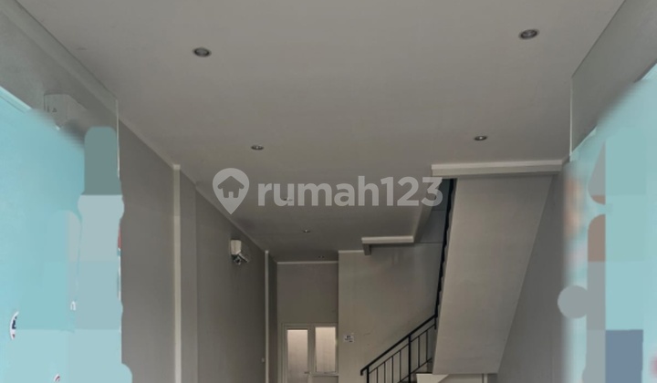 Burgundy Summarecon Shop House on Jl Raya Perjuangan Burgundy Summarecon Shop House on Jl Raya Perjuangan