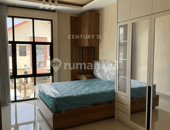 Disewakan Rumah Baru di Boulevard Hijau Kota Harapan Indah 2