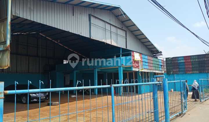 Strategic Warehouse on the Side of Bekasi Main Road, Ujung Menteng, East Jakarta