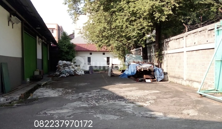 Former Factory Warehouse in Pulo Gadung, East Jakarta Former Factory Warehouse in Pulo Gadung, East Jakarta