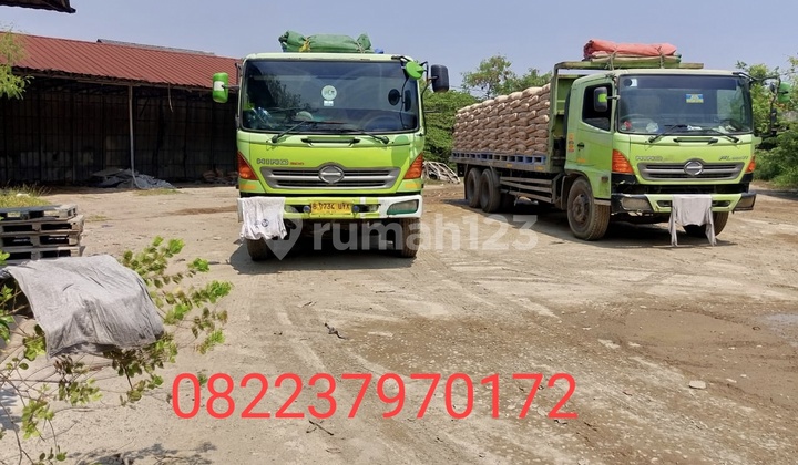 Cheap Land for Sale with Building Bonus on the Side of Cilincing Road, North Jakarta