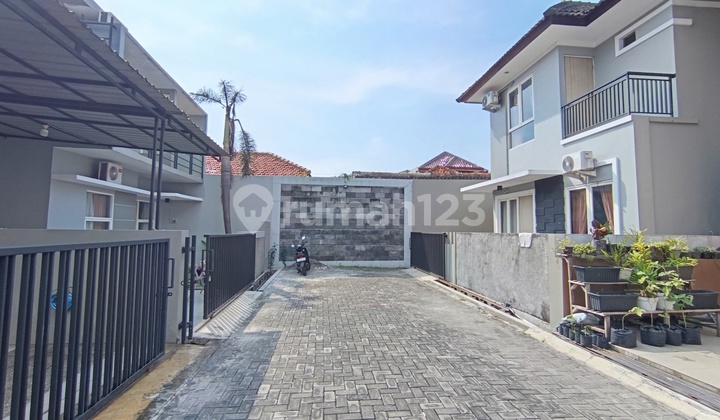 2-Story Fully Furnished House At Palebon Residence, Jl. Palebon Raya 70 M From Majapahit Street 1