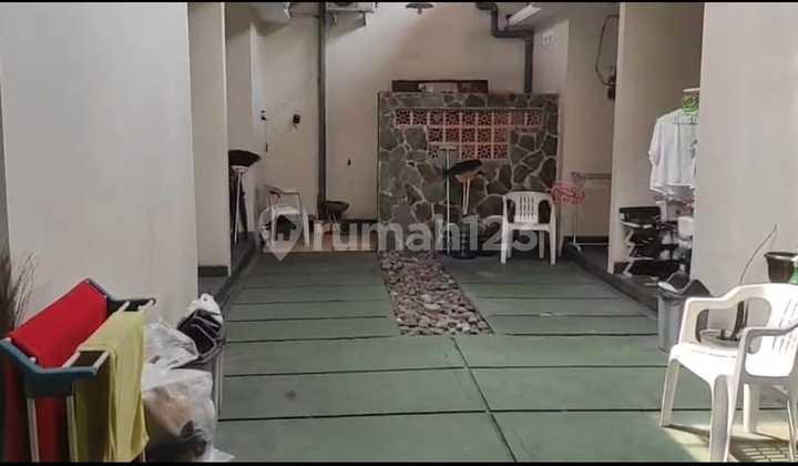 Active Women's Boarding House with 15 Rooms &amp; Ensuite Bathrooms on Singa Street, Kalicari, Pedurungan