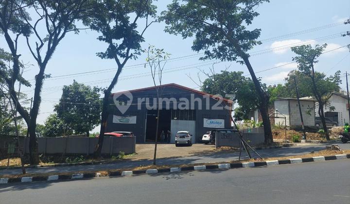 Dijuwal Gudang Pinggir Jalan Raya Ngaliyan Semarang 1