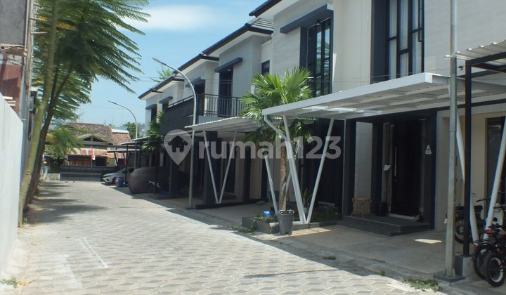 2-Story House in De Villa Jangli, Jangli Krajan Street. 1