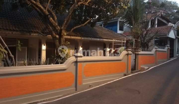 Rumah Kolonial Belanda dan Bali di Jl. Cinde Barat Candisari 2