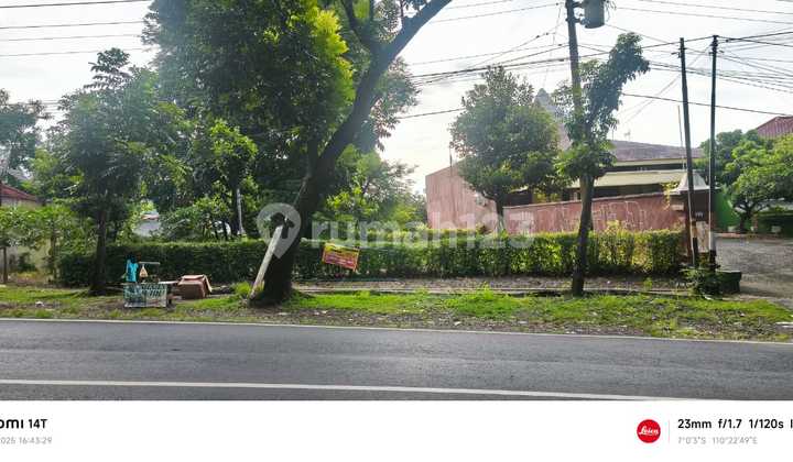 Empty Land on Abdurrahman Saleh Street Near SMP 19, Manyaran, West Semarang 1