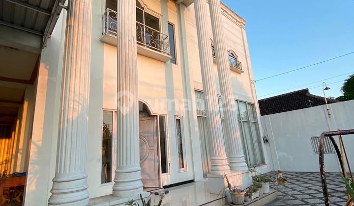 Luxurious Residence on Jl. Raya Telukan, Parangjoro, Grogol, Sukoharjo Regency 2