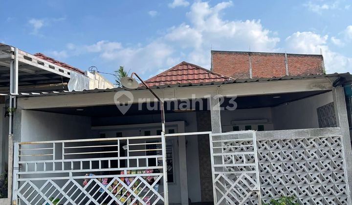 Mrs. Di's House in Grand Emerald Housing, Wonoplumbon, Mijen 2