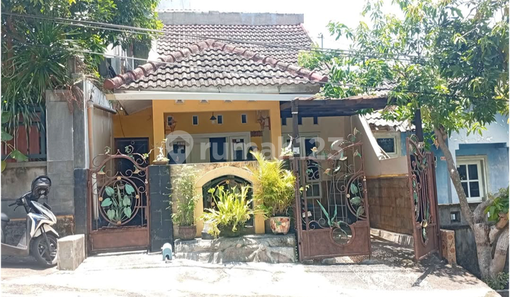 1.5 Story House on the Main Road of Taman Puri Sartika, Sukorejo, Gunungpati 1.5 Story House on the Main Road of Taman Puri Sartika, Sukorejo, Gunungpati