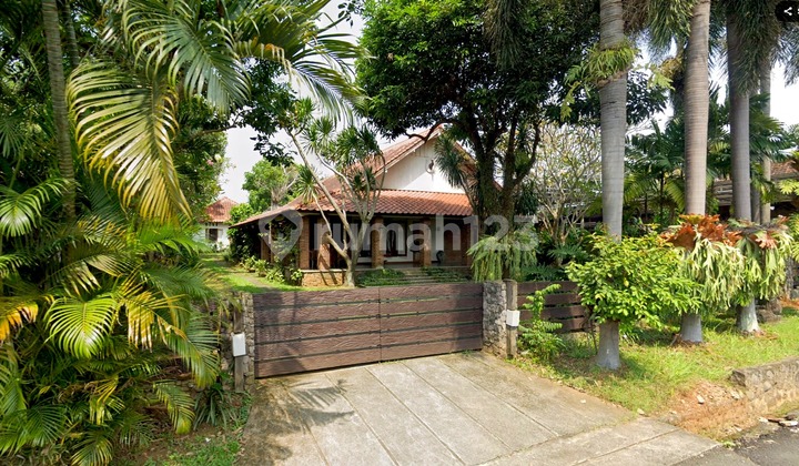 Villa Artistik di Grafika Utama Raya Gedawang