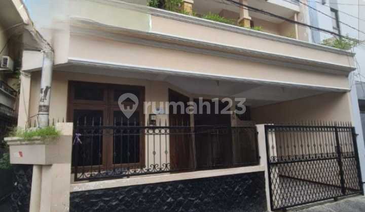 Rumah Murah dan Bagus Strategis di Tebet Rumah Murah dan Bagus Strategis di Tebet