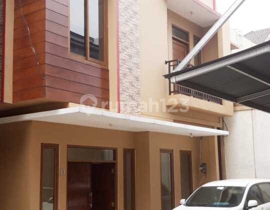 Rumah Bagus dalam townhouse di Siaga Pejaten akses 2 mobil