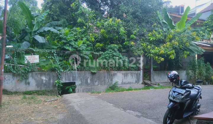 Affordable lots in a strategic location within an old housing complex in Pasar Minggu.