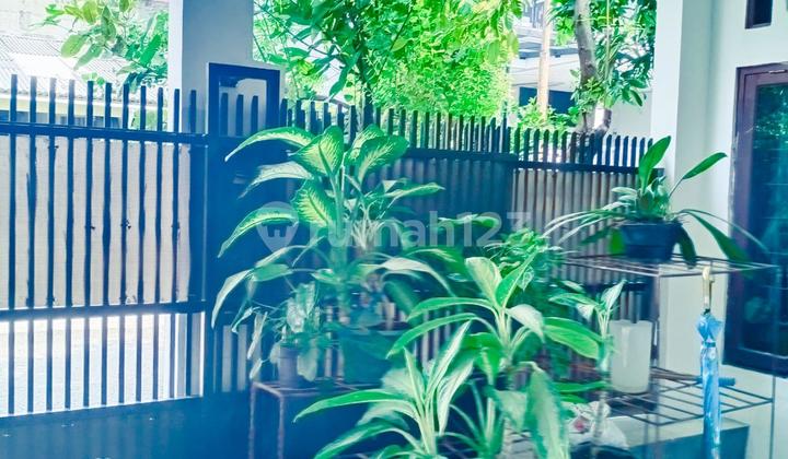 Affordable house with a large plot of land in a residential area in Ps Minggu.