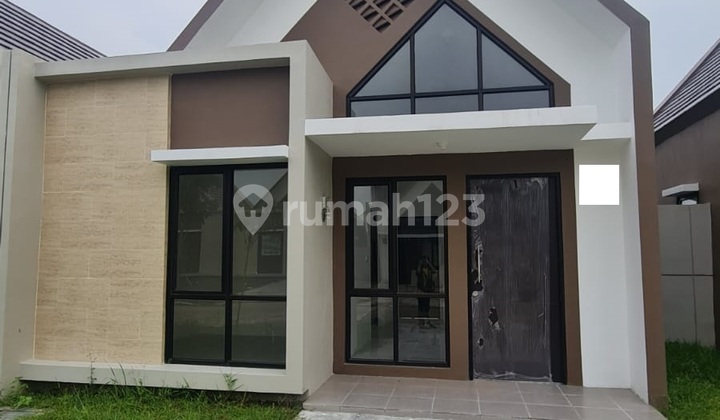 Spacious House in Podomoro Tenjo City Near Tenjo Commuter Line Station