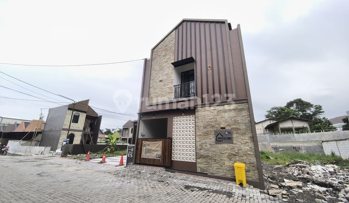 Super Strategic Boarding House at Undip Zero Point and Tembalang Toll Exit 2