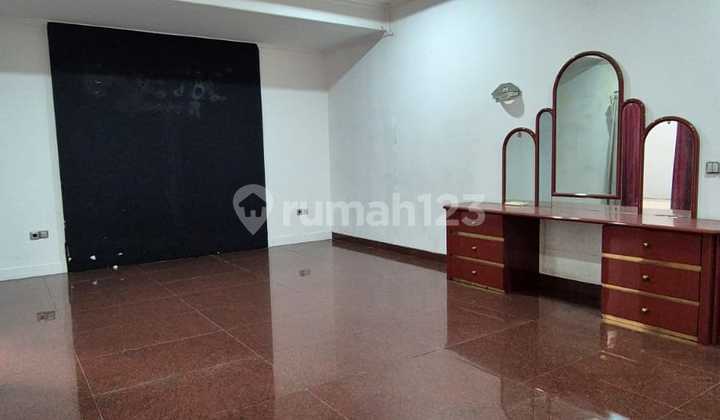 Rumah Luas 300M2 Lokasi Strategis Akeses Mudah di Kelapa Gading Jakarta Utara 2