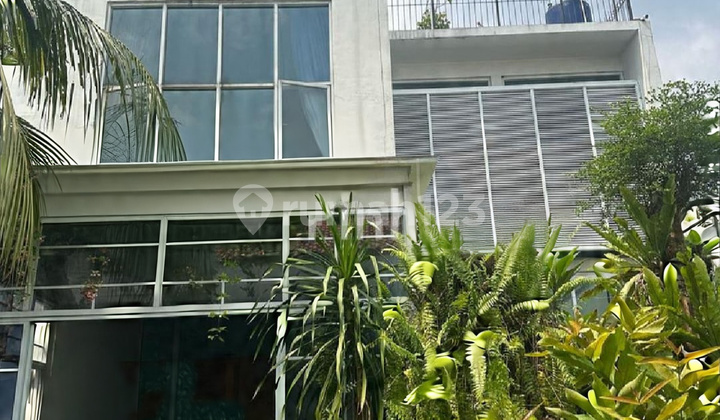 Luxury Ready-to-Occupy House in Pulo Asem, East Jakarta - Access to LRT and Busway