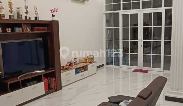 Rumah Sudah di Renovasi Bergaya Modern di Cluster Aralia Harapan Indah Bekasi