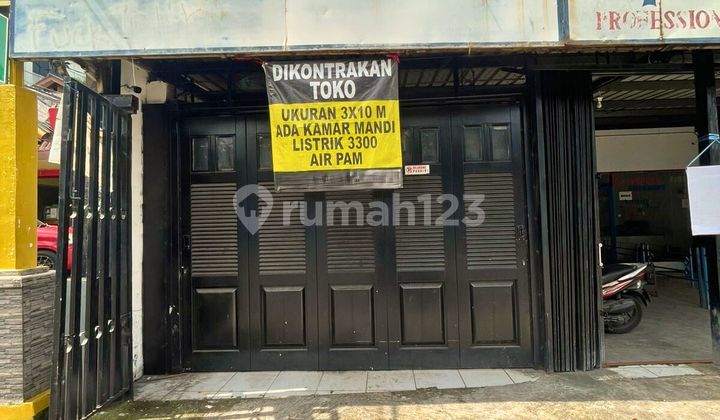 For Rent, Ready-to-Occupy Kiosk in Petamburan Area, Central Jakarta Dgg01-0304Jp