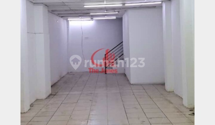 Disewakan Ruko 3,5 Lantai Siap Huni Lokasi Strategis Dgg01-0290Jb