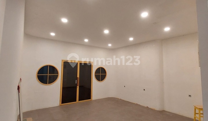 Disewakan Ruko Kawasan Kedoya Selatan, Jakarta Barat Disewakan Ruko Kawasan Kedoya Selatan, Jakarta Barat