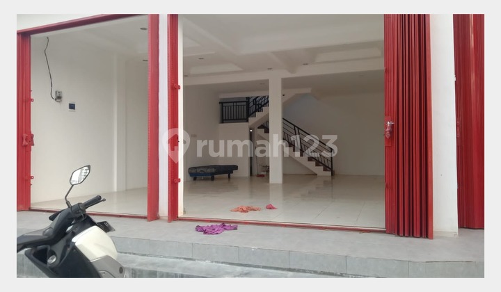 For Rent: Attached Shophouse in Kebon Jeruk Area, West Jakarta