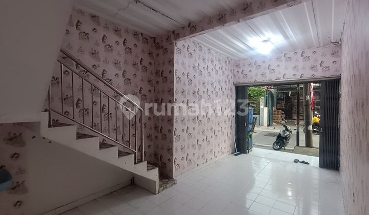 For Rent: Strategic Location Shop House in Cimanggis Area, Depok
