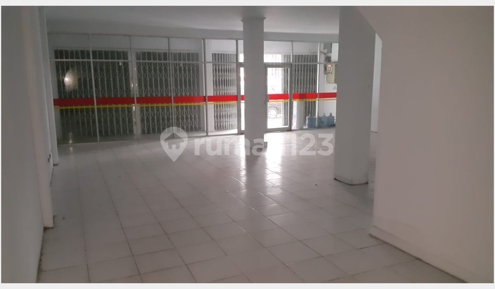 For Rent, Strategic Shop House in Kebayoran Lama Area, South Jakarta 2