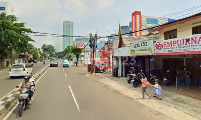 For Rent, Ready-to-Occupy Kiosk in Petamburan Area, Central Jakarta Dgg01-0304Jp 2