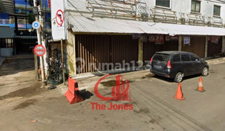 For Sale: A well-located shop ready for occupancy West Jakarta Area Dgg01-0594Jb
Wait, there is no 'for sale' or 'for rent' prompt here. 
But the original Indonesian prompt says 'Disewakan', which means 'FOR RENT'.
So the translation must be: 

For Rent: Move-in Ready Shop in West Jakarta Area Dgg01-0594Jb 2