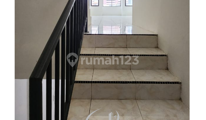 Flood-Free, Shop House, 4 Floors, HGB (Right to Build), Ready to Occupy Flood-Free, Shop House, 4 Floors, HGB (Right to Build), Ready to Occupy