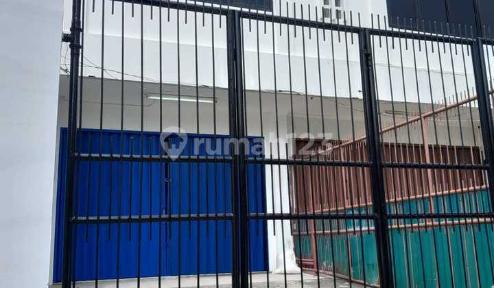 STRATEGIS,PINGGIR JALAN! DISEWAKAN RUKO UNFURNISHED JAKARTA PUSAT