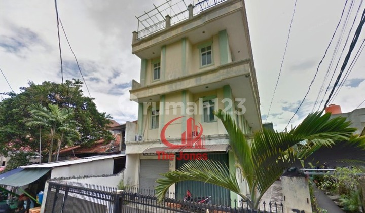 FOR RENT: 3-Story Shop in Kemanggisan Area, West Jakarta Dgg01-0452Jb