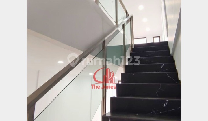 For Rent Ready-to-Occupy Shop House in Strategic Location, Bukit Duri Dgg01-0408Js 2