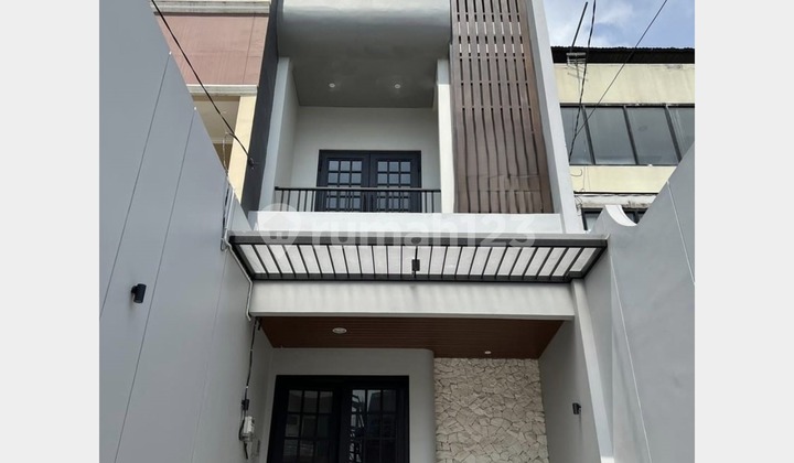 Disewakan Rukan Unit Baru Kawasan Tamansari, Jakarta Barat Disewakan Rukan Unit Baru Kawasan Tamansari, Jakarta Barat