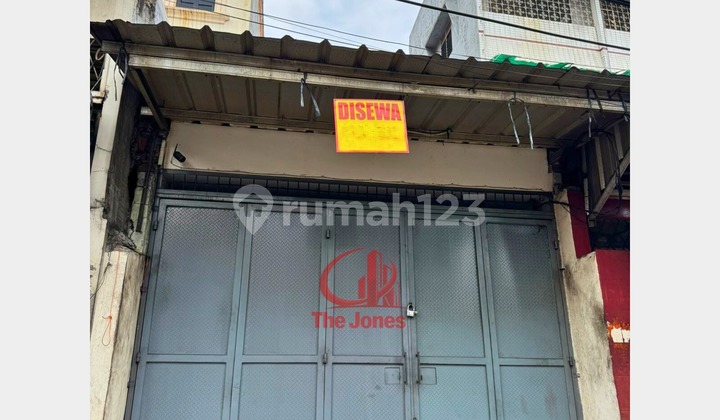 Disewakan Ruko 3 Lantai Siap Huni Lokasi Strategis Dgg01-0389Jb