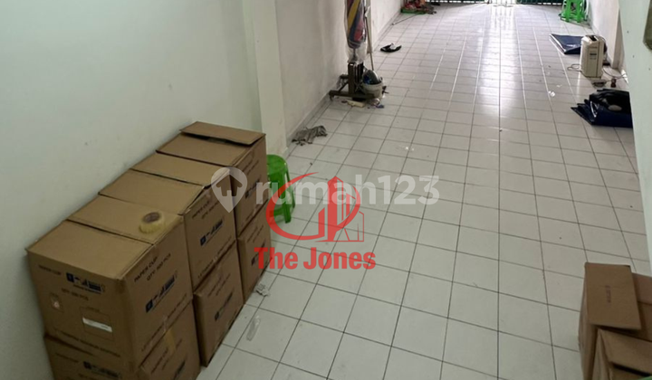 Ready to Occupy, Shop House, 3 Floors, HGB, Flood-Free 2