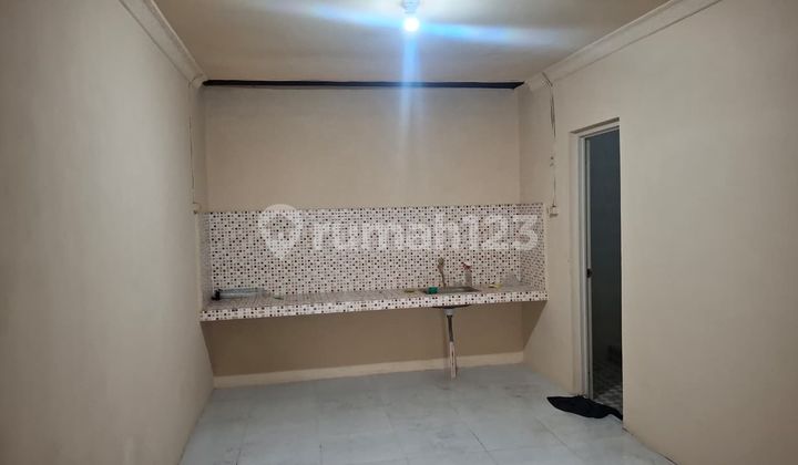 For Rent: Affordable Strategic Shop House in North Kembangan, West Jakarta 2