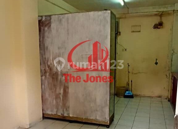 For Rent, Ready-to-Occupy Kiosk in Kemanggisan Area, West Jakarta, Dgg01-0329Jb 2