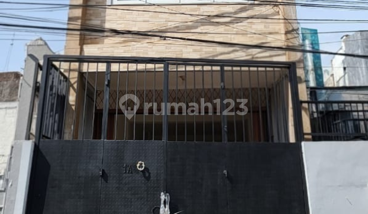 Siap Huni, Ruko, 3 Lantai, HGB, Dekat Perbelanjaan, Siap Huni, Ruko, 3 Lantai, HGB, Dekat Perbelanjaan,