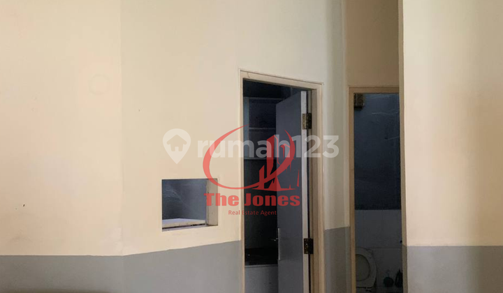 Ready to Occupy Shophouse in Setiabudi, 1 Floor, Flood-Free 2