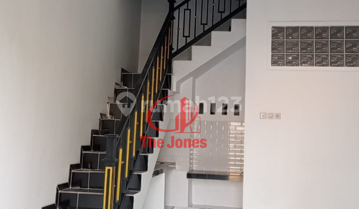 Bebas Banjir, Ruko, 2 Lantai, HGB, Siap Huni Bebas Banjir, Ruko, 2 Lantai, HGB, Siap Huni