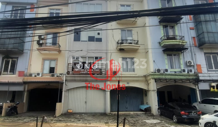 Bebas Banjir, Ruko, 4 Lantai, SHM, Dekat Taman Kota, Siap Huni