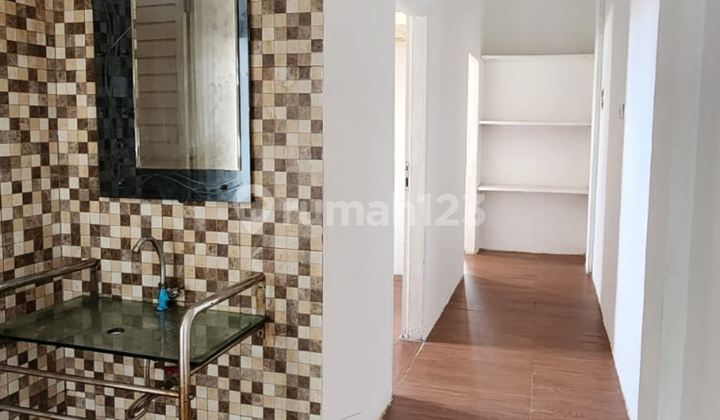 Flood-Free, Shophouse, 3 Floors, HGB, Ready to Occupy 2