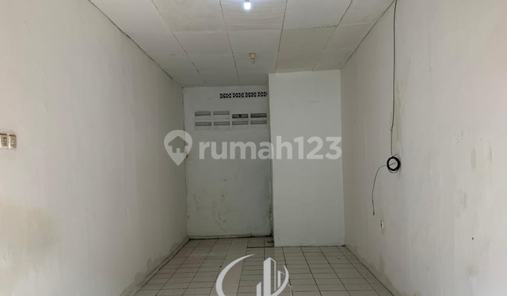 Affordable Ready-to-Occupy Shophouse in Srengseng, West Jakarta!! 2