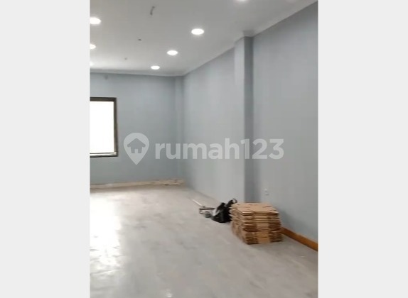 For Rent: Ready-to-Occupy Shop House in East Tebet Area, South Jakarta Dgg01-0339Js 2