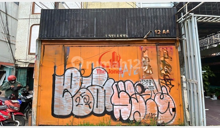 Disewakan Ruko Siap Huni, 3 Lantai Lokasi Strategis Dgg01-0277Jb